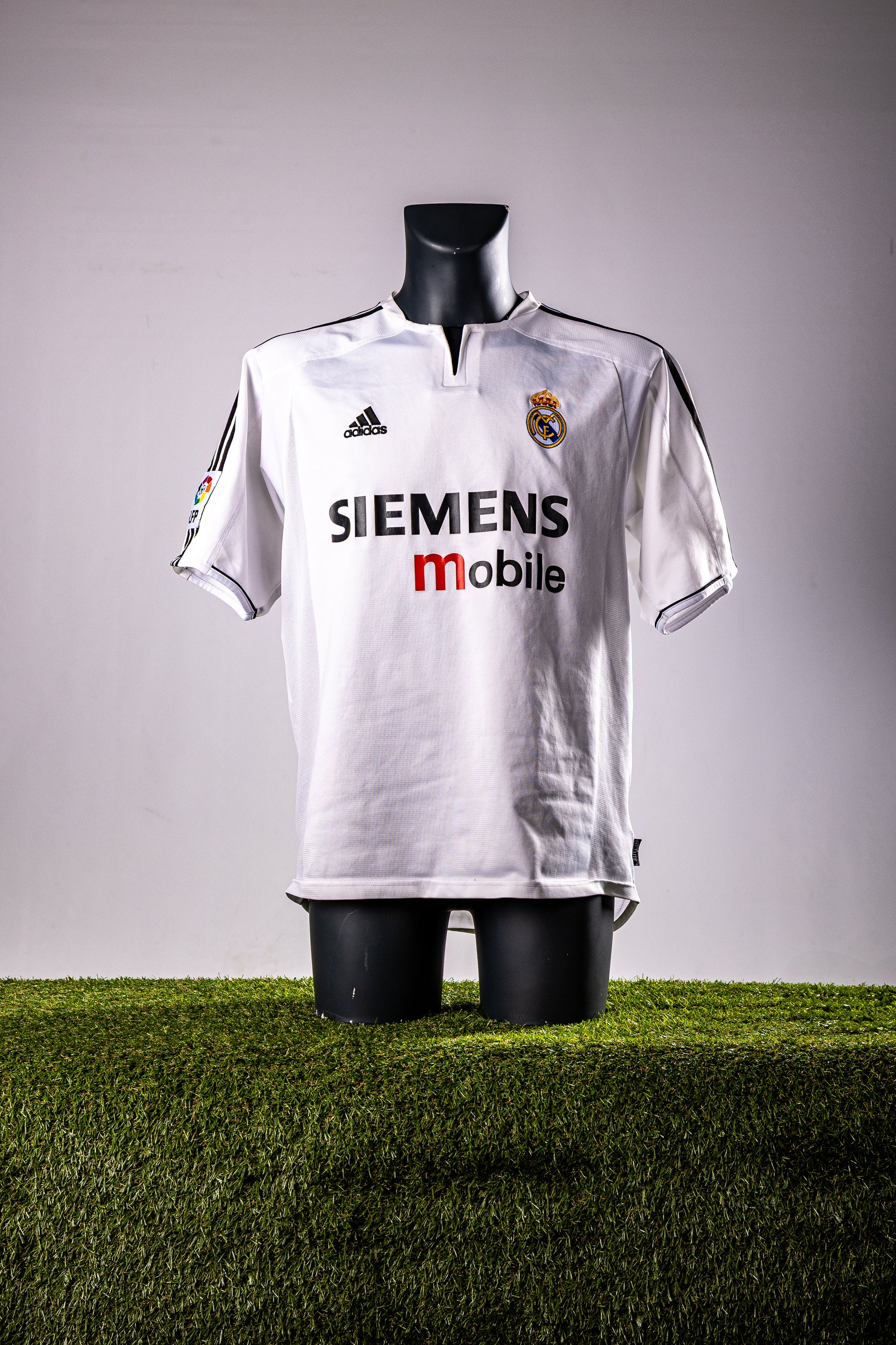 Real Madrid 2002/2003 home - Beckham (L)