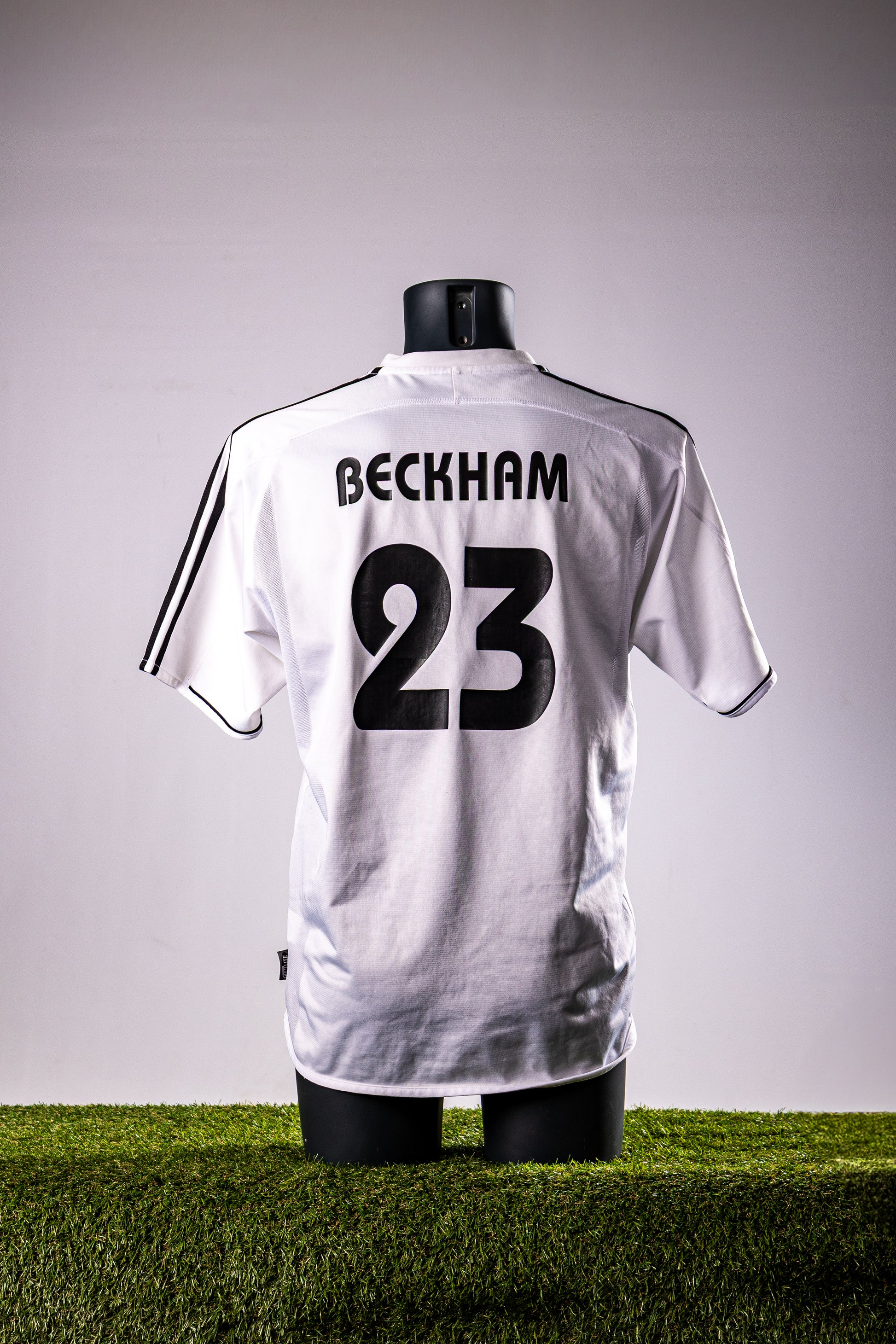 Real Madrid 2002/2003 home - Beckham (L)
