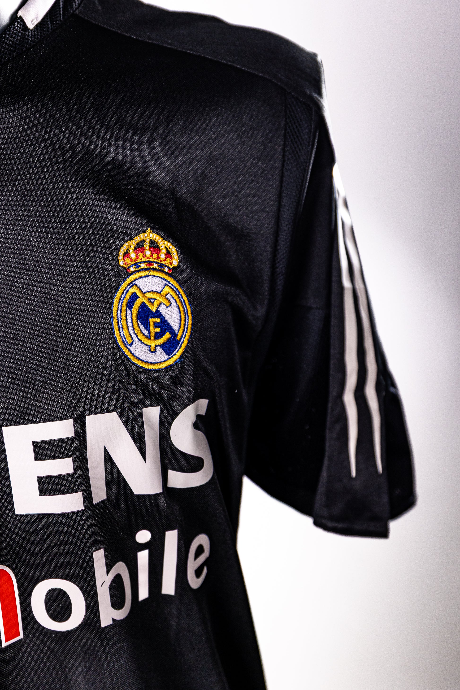Real Madrid 2003/2004 away - Ronaldo (L)