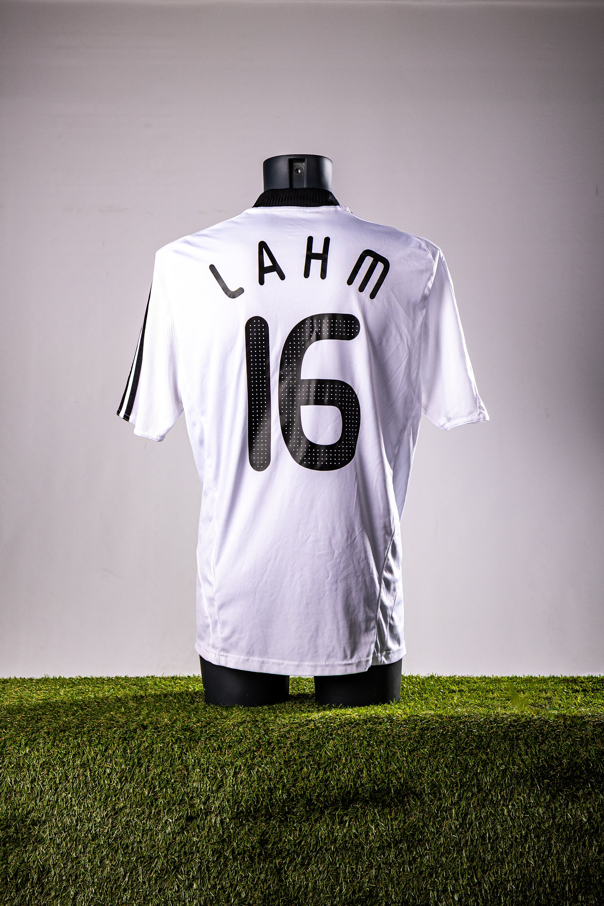 Germany 2007/2008 home - Lahm (L)