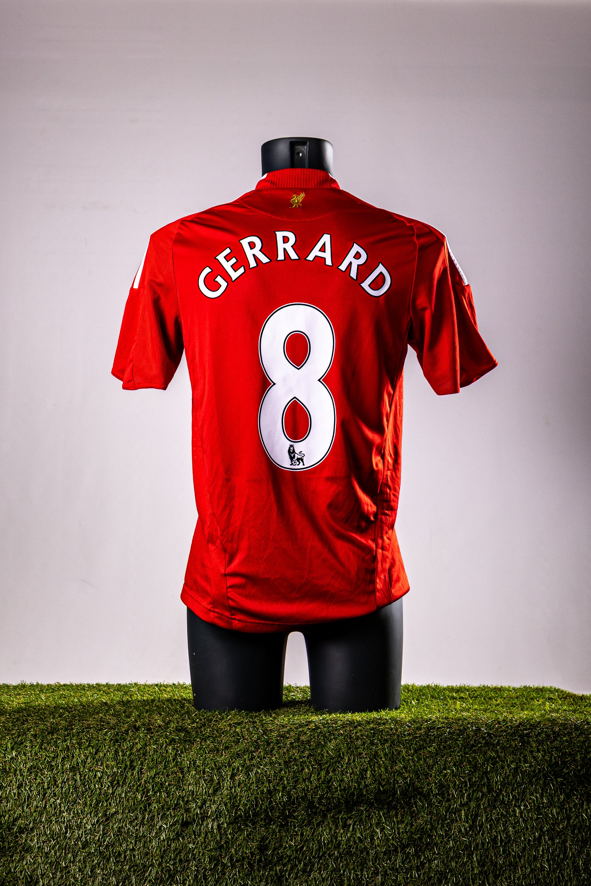 Liverpool 2009/2010 home - Gerrard (S)