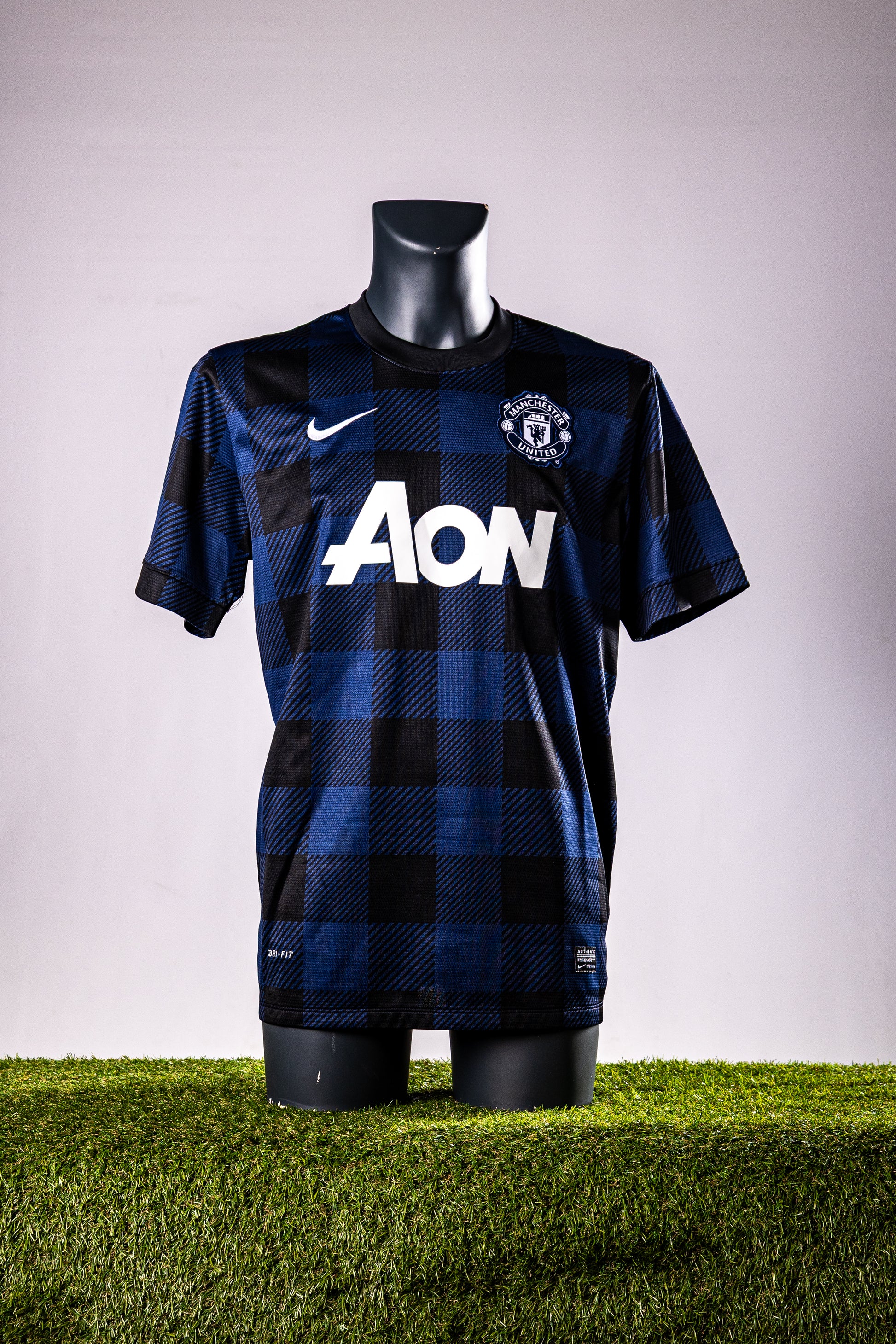 Manchester United 2013-2014 away - Rooney (L)