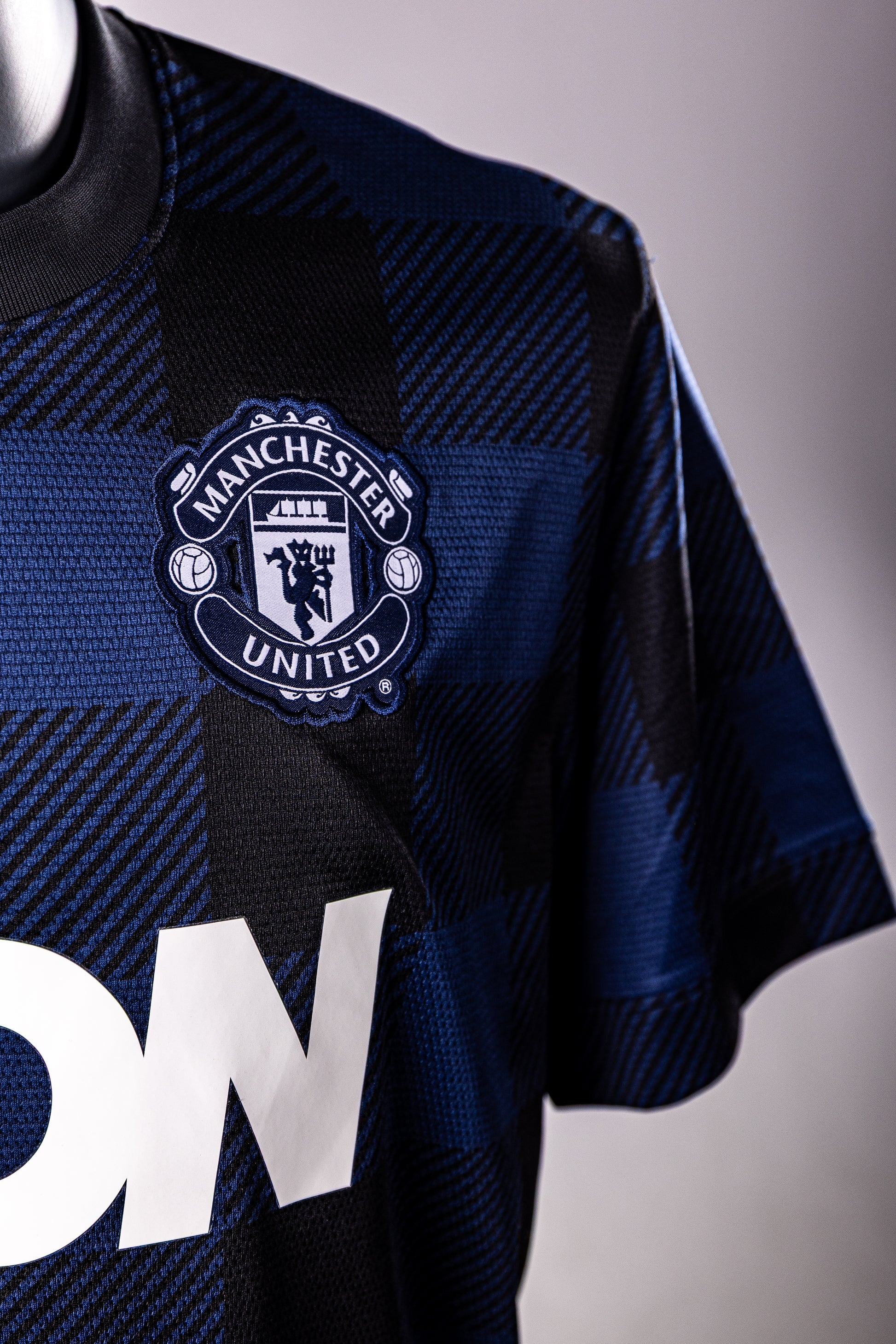Manchester United 2013-2014 away - Rooney (L)