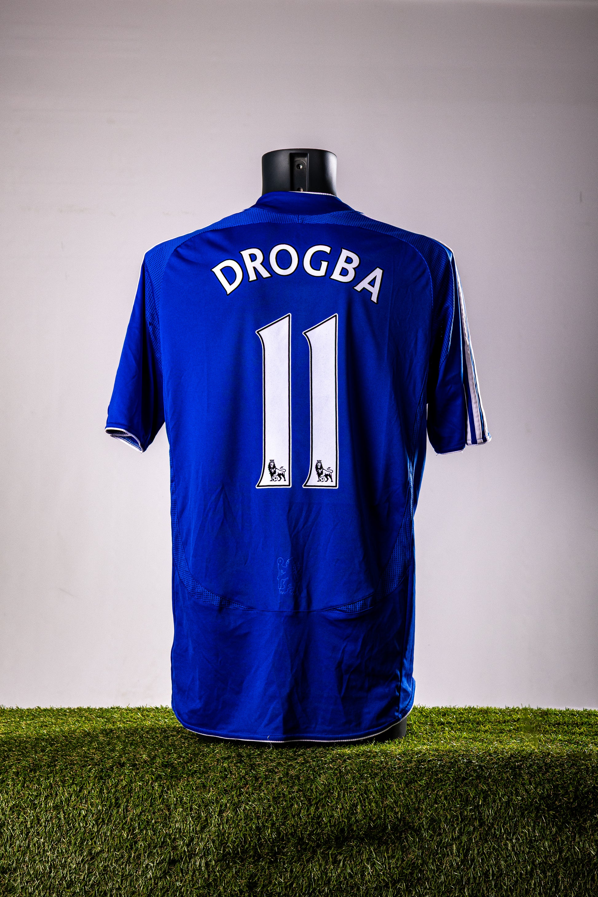 Chelsea 2007/2008 home - Drogba (L)